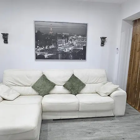 Apartament The House