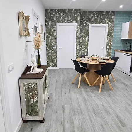 The House アパート
