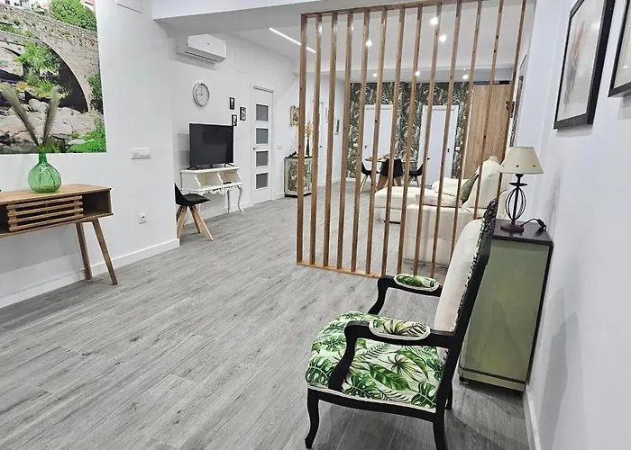 Apartament The House *